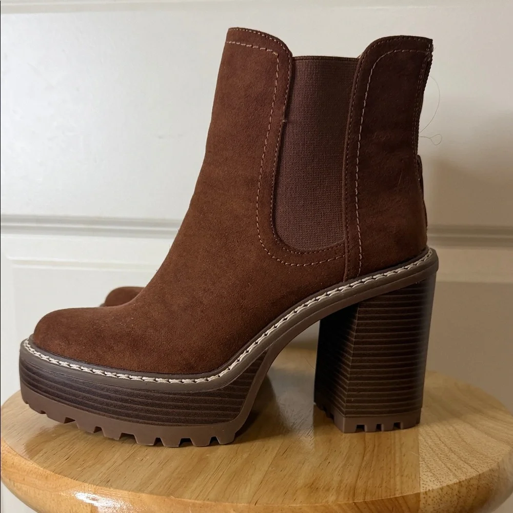 Madden Girl Brown Chunky Heeled Boots - Picture 1 of 5
